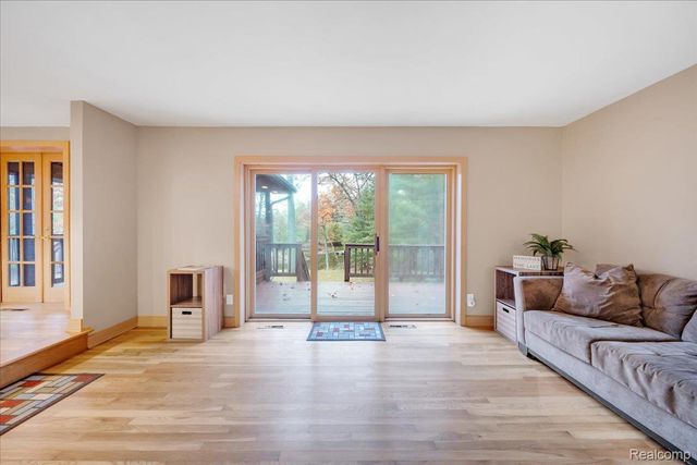 75 Ridgemont Road, Oxford Charter Township, MI 48370