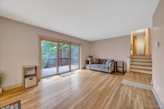 75 Ridgemont Road, Oxford Charter Township, MI 48370