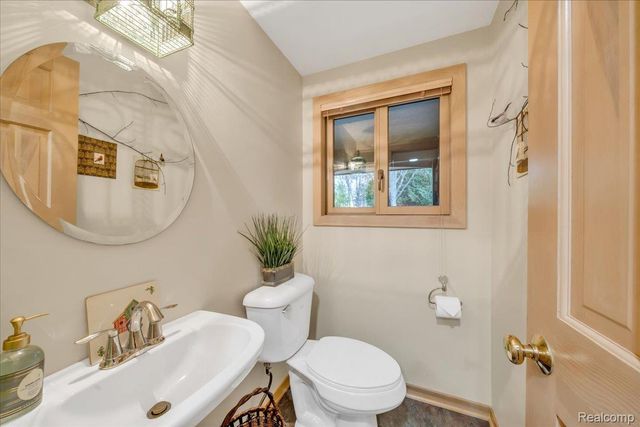 75 Ridgemont Road, Oxford Charter Township, MI 48370
