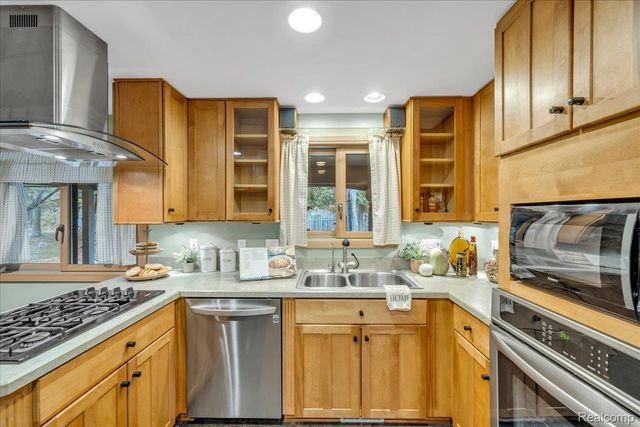 75 Ridgemont Road, Oxford Charter Township, MI 48370