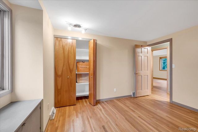 75 Ridgemont Road, Oxford Charter Township, MI 48370