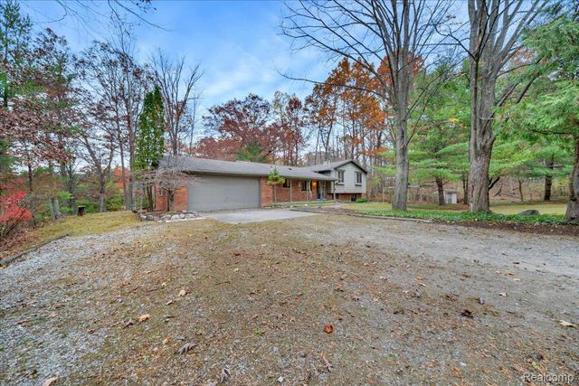 75 Ridgemont Road, Oxford Charter Township, MI 48370