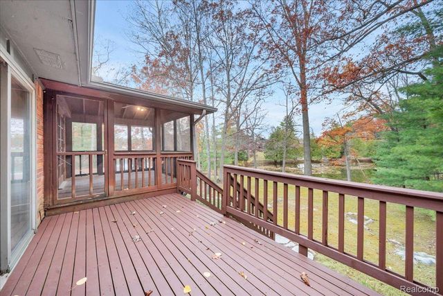 75 Ridgemont Road, Oxford Charter Township, MI 48370