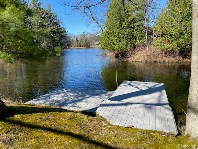 75 Ridgemont Road, Oxford Charter Township, MI 48370