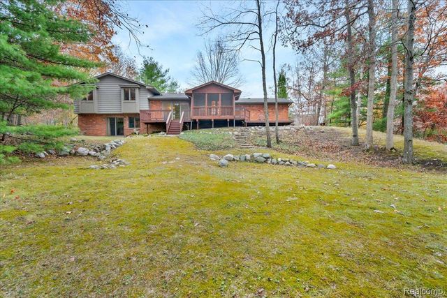 75 Ridgemont Road, Oxford Charter Township, MI 48370