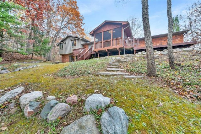 75 Ridgemont Road, Oxford Charter Township, MI 48370