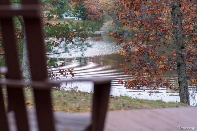 75 Ridgemont Road, Oxford Charter Township, MI 48370