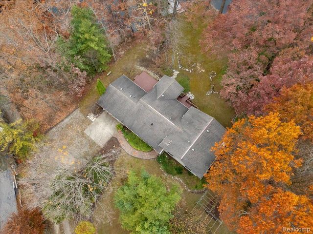 75 Ridgemont Road, Oxford Charter Township, MI 48370