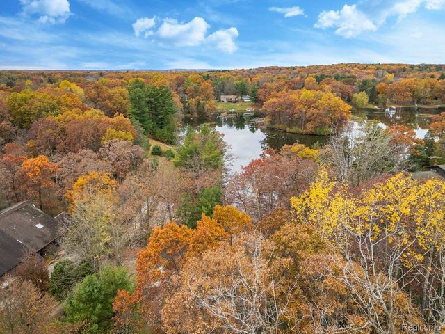 75 Ridgemont Road, Oxford Charter Township, MI 48370