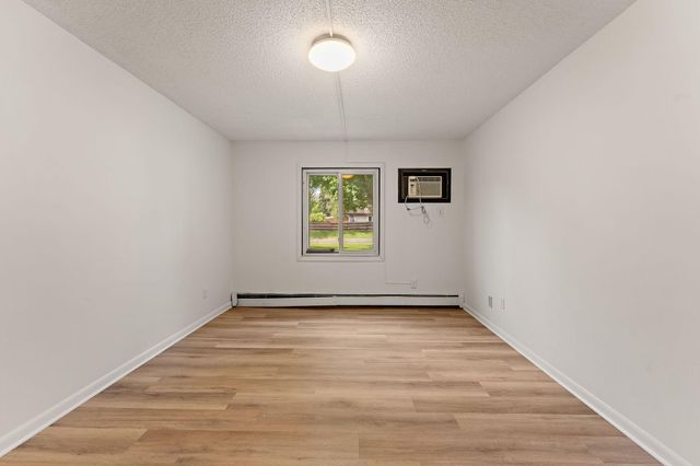 4207 Lakeside Avenue N 134, Brooklyn Center, MN 55429
