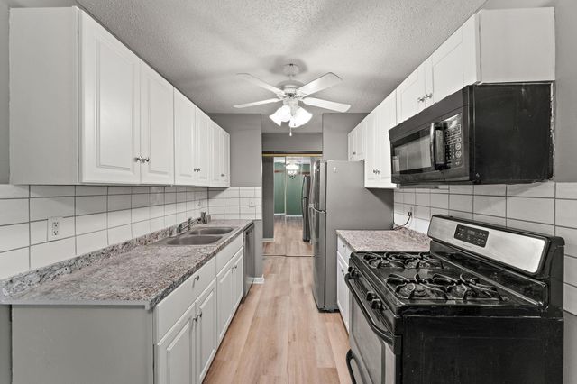 4207 Lakeside Avenue N 134, Brooklyn Center, MN 55429