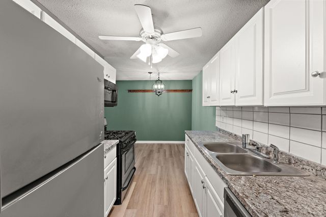4207 Lakeside Avenue N 134, Brooklyn Center, MN 55429