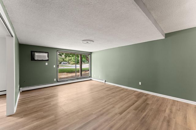 4207 Lakeside Avenue N 134, Brooklyn Center, MN 55429