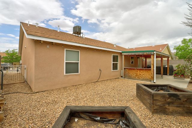 5740 Pinon Grande Road NW, Albuquerque, NM 87114