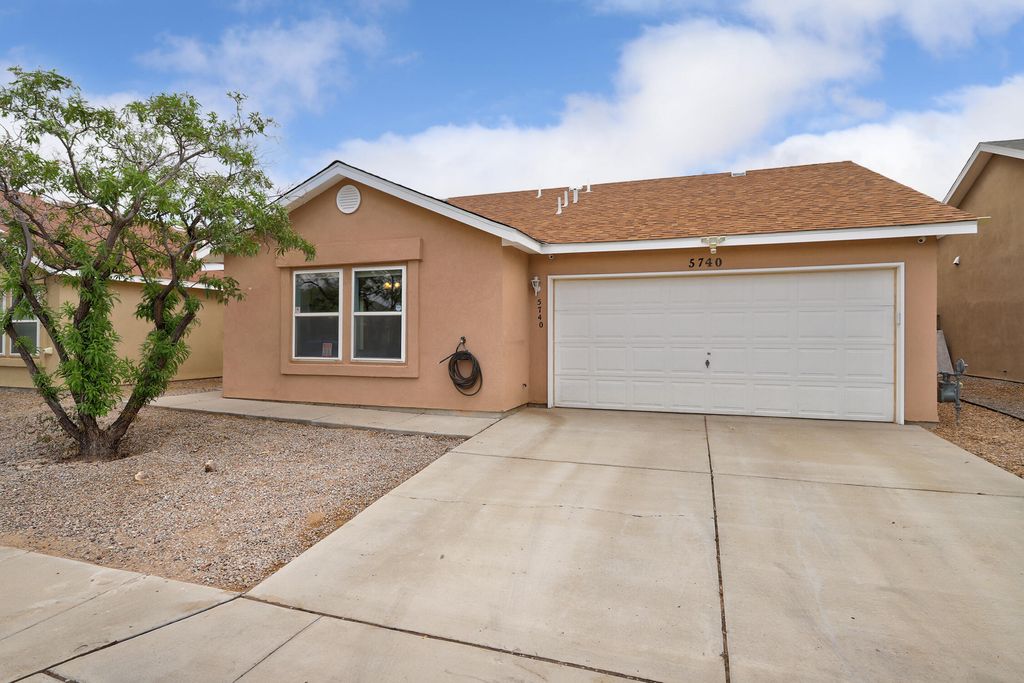 5740 Pinon Grande Road NW, Albuquerque, NM 87114