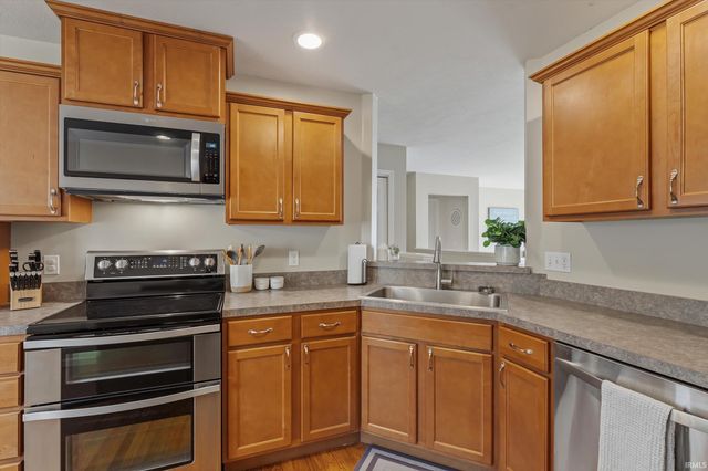 2350 Harwood Street, South Bend, IN 46614