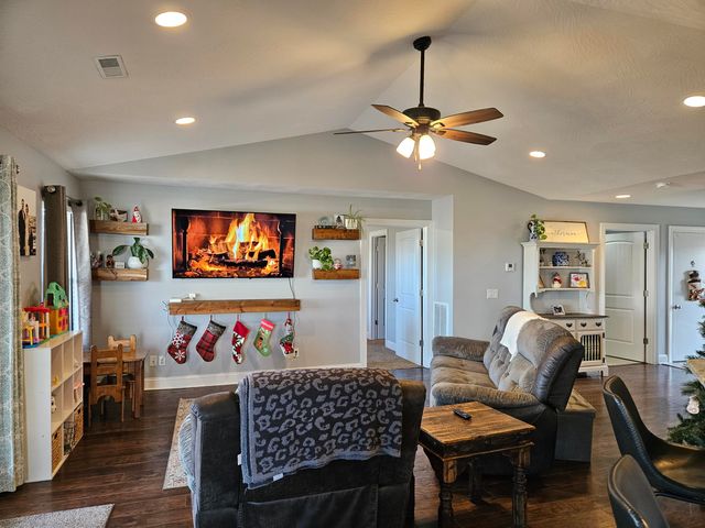 427 Todd Lane, Mt Vernon, MO 65712