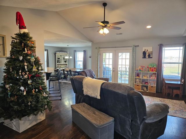 427 Todd Lane, Mt Vernon, MO 65712