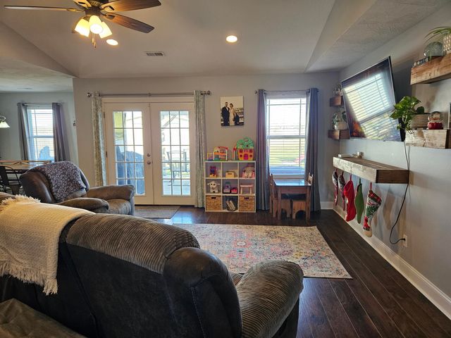 427 Todd Lane, Mt Vernon, MO 65712