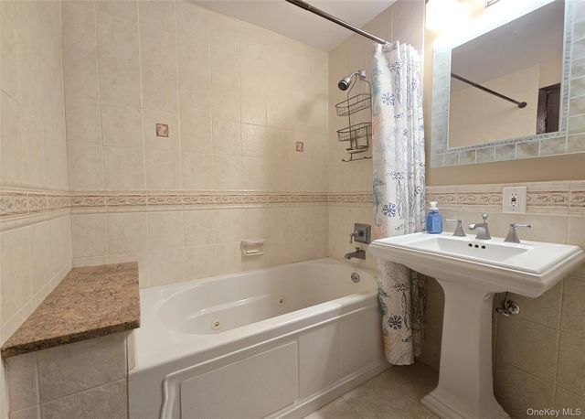 25 Spruceton Street, Selden, NY 11784