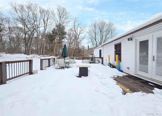 25 Spruceton Street, Selden, NY 11784