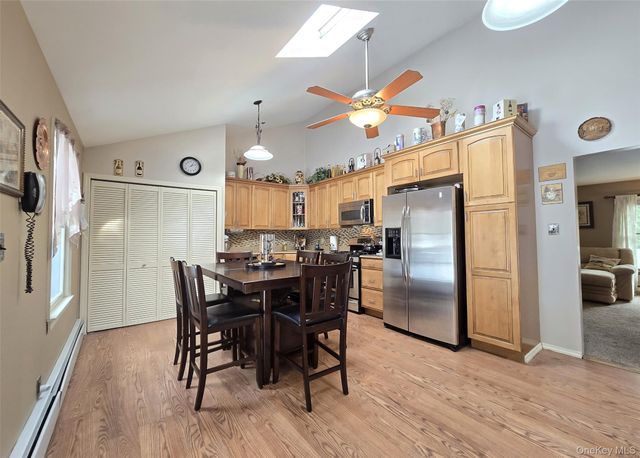 25 Spruceton Street, Selden, NY 11784