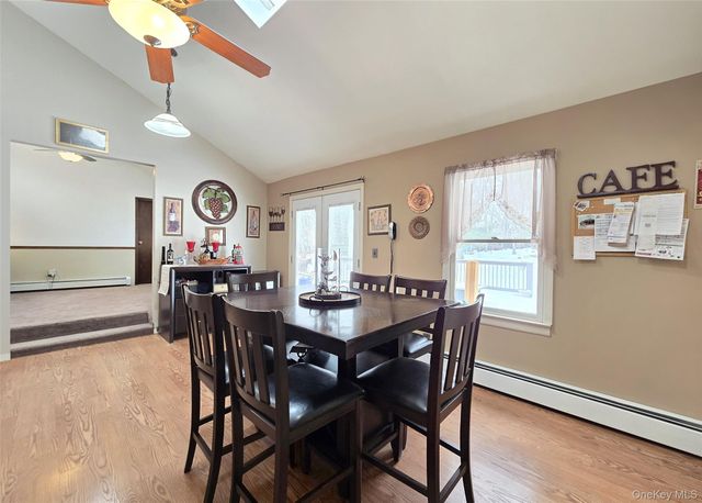 25 Spruceton Street, Selden, NY 11784