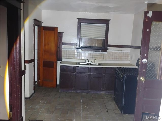 4700 Lee Avenue, St Louis, MO 63115