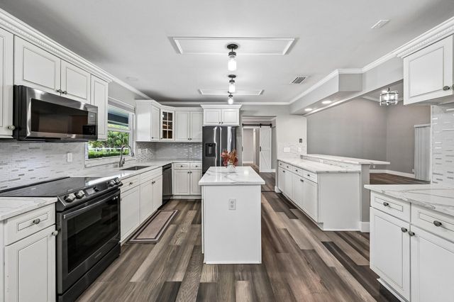 1401 Pelham Road, Wellington, FL 33414