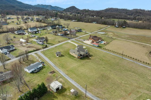 132 Hamilton Road, Elizabethton, TN 37643