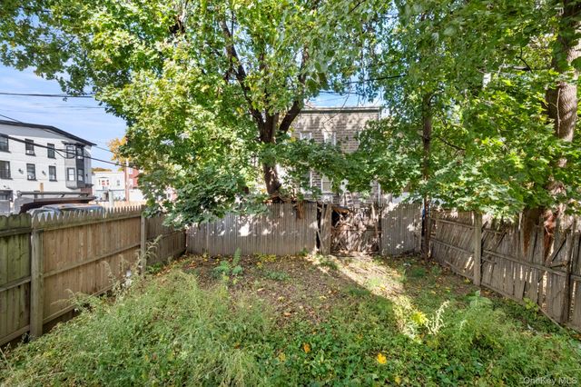 68 Henry Avenue, Newburgh, NY 12550