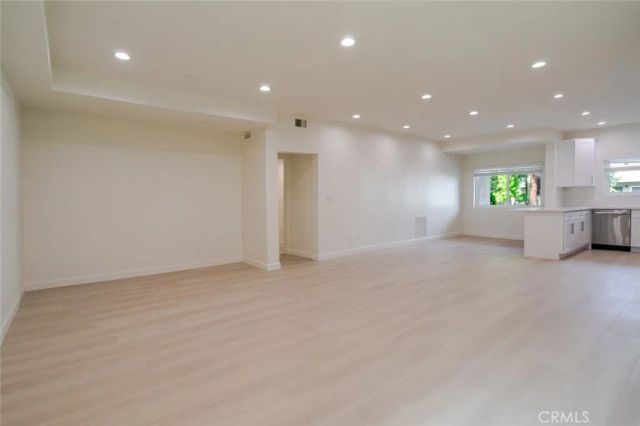 310 E Providencia Avenue 108, Burbank, CA 91502