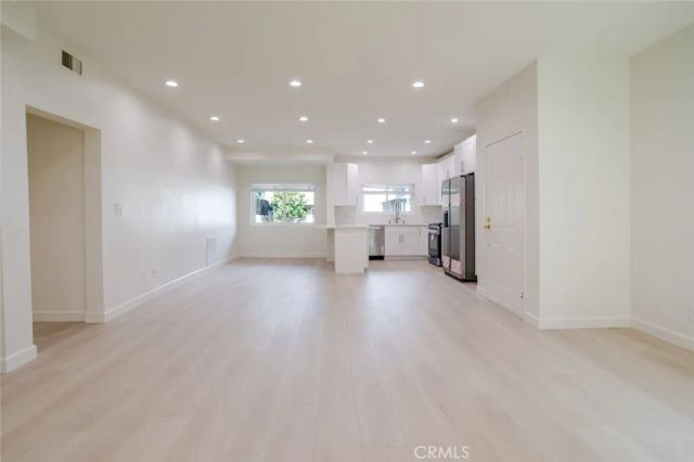 310 E Providencia Avenue 108, Burbank, CA 91502