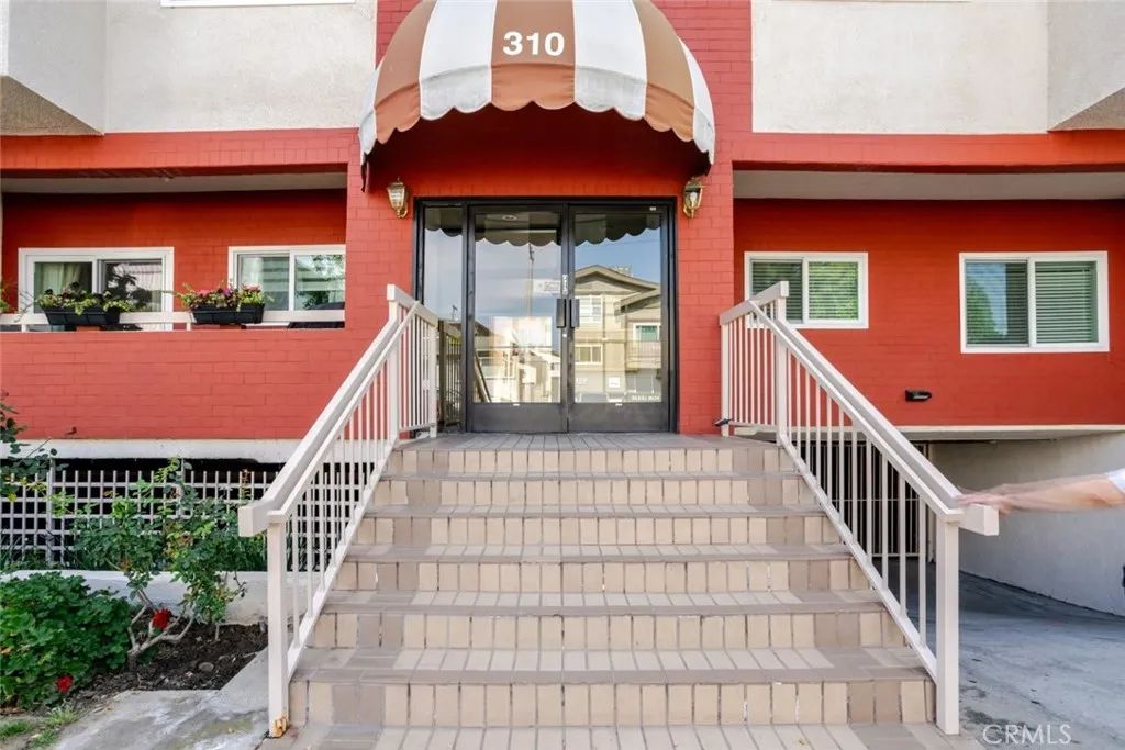 310 E Providencia Avenue 108, Burbank, CA 91502