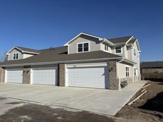465 Hillary CIRCLE #B, Johnson Creek, WI 53038