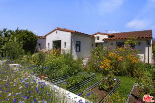 3952 Sutro Avenue, Los Angeles, CA 90008