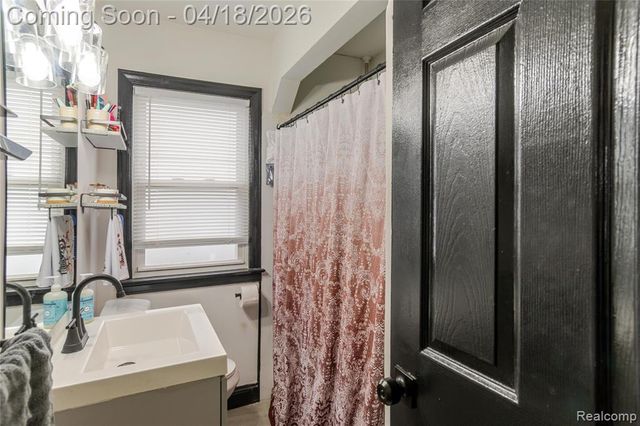 18665 Olympia, Redford, MI 48240