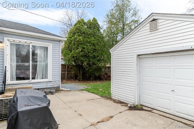 18665 Olympia, Redford, MI 48240