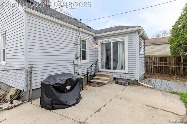 18665 Olympia, Redford, MI 48240