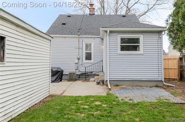 18665 Olympia, Redford, MI 48240