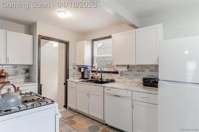 18665 Olympia, Redford, MI 48240