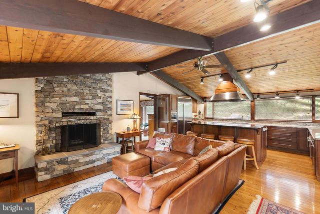 517 MERRIMANS LN, Winchester, VA 22601
