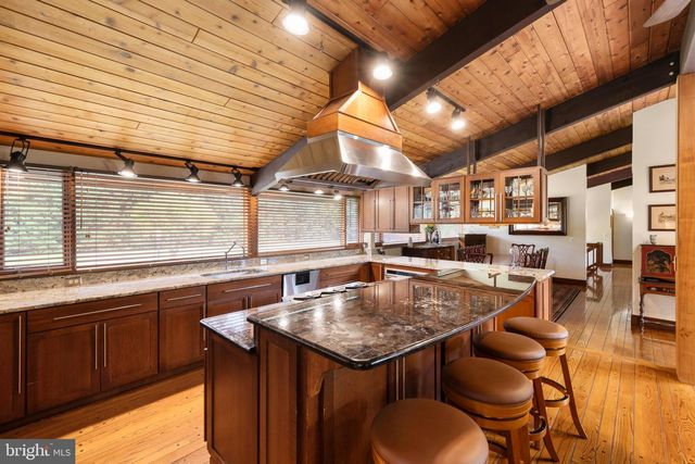 517 MERRIMANS LN, Winchester, VA 22601