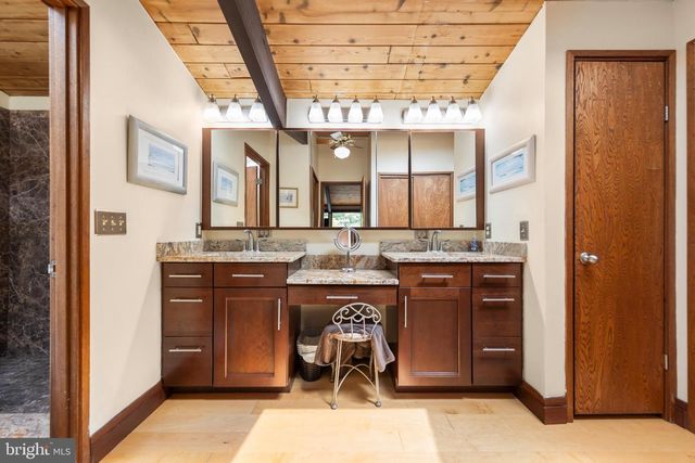517 MERRIMANS LN, Winchester, VA 22601