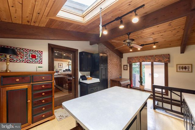 517 MERRIMANS LN, Winchester, VA 22601