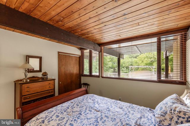517 MERRIMANS LN, Winchester, VA 22601