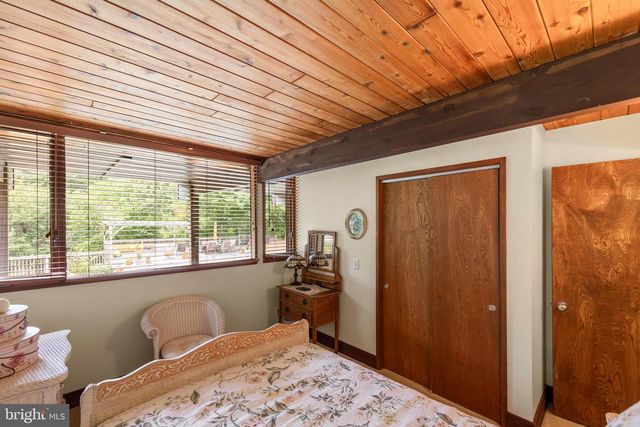 517 MERRIMANS LN, Winchester, VA 22601