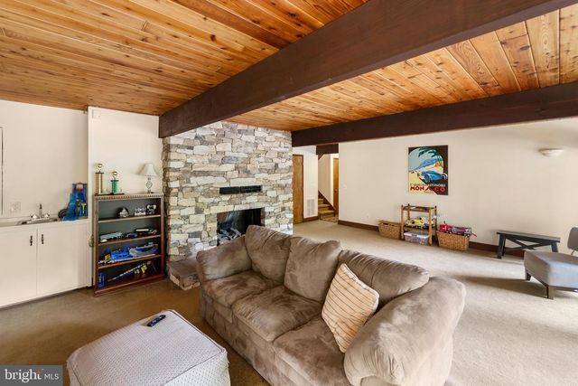 517 MERRIMANS LN, Winchester, VA 22601