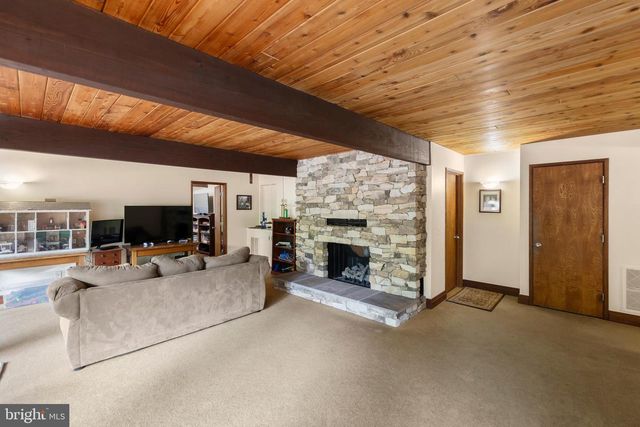 517 MERRIMANS LN, Winchester, VA 22601