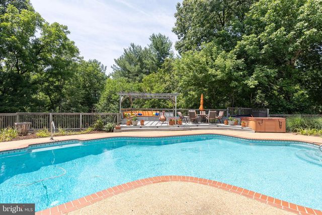517 MERRIMANS LN, Winchester, VA 22601